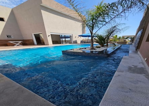 VILLA S+3 AVEC PISCINE & JACUZZI